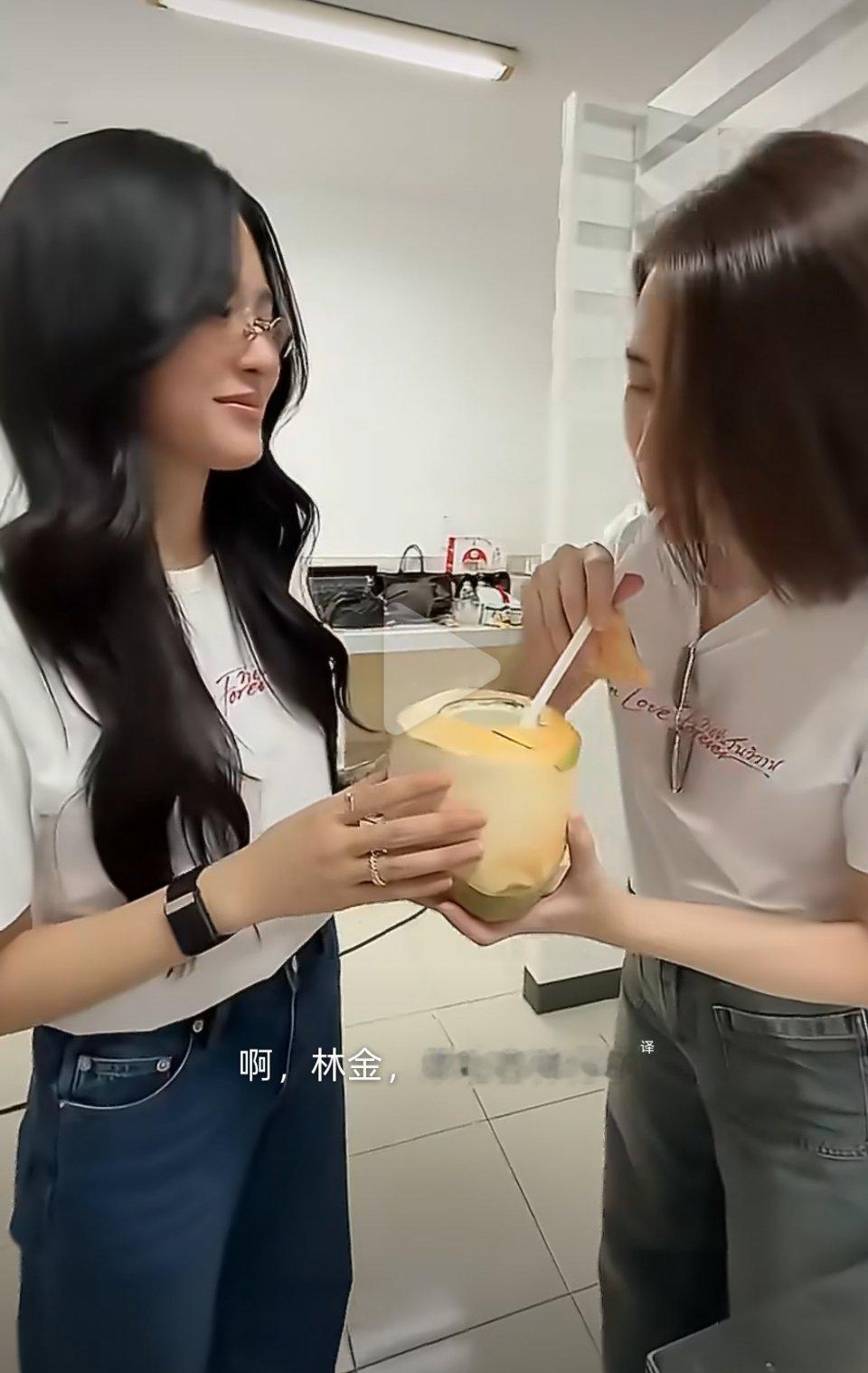 小🐷有那么一瞬间的无语=_= 