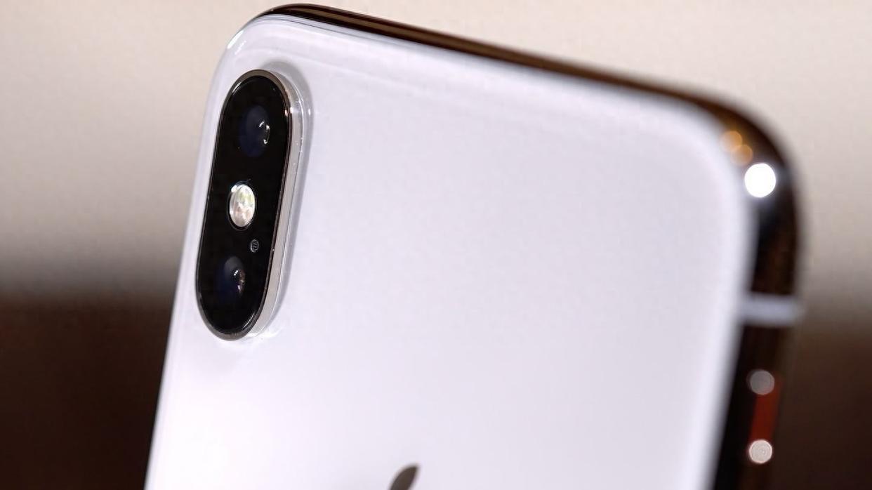 苹果宣布停止对iPhone X与2018款15英寸MacBook Pro的官方维