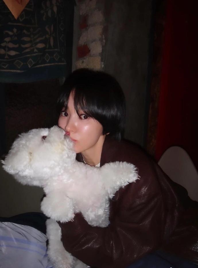 和狗狗合影[爱慕]