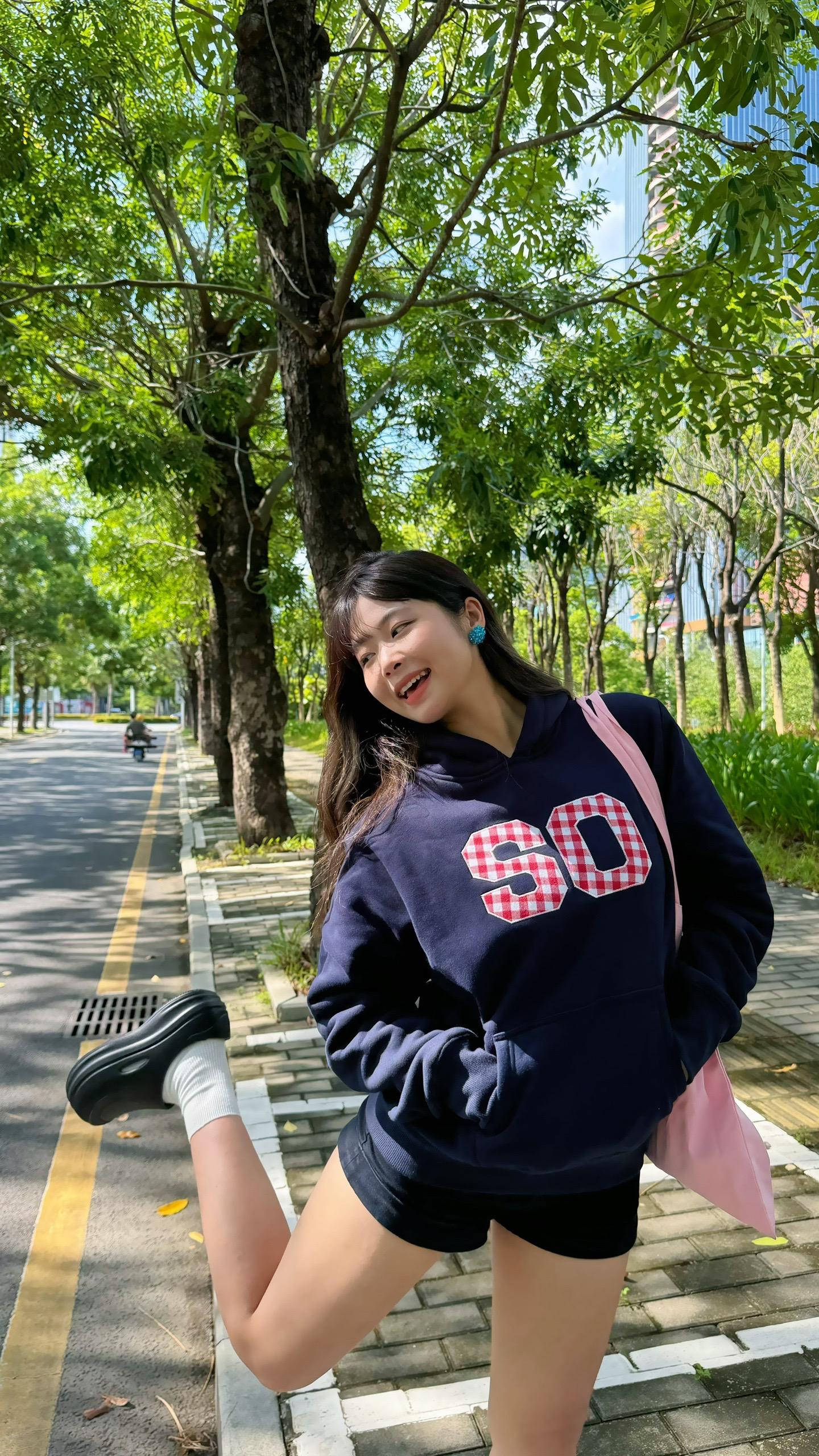 匀称的身材看起来真的很健康很活力。