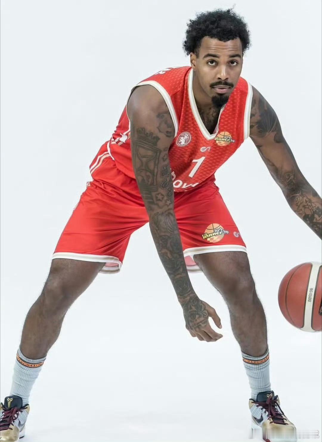 辽宁男篮 辽宁男篮签约前NBA球员凯勒爱德华兹。凯勒爱德华兹本赛季效力于以色列联