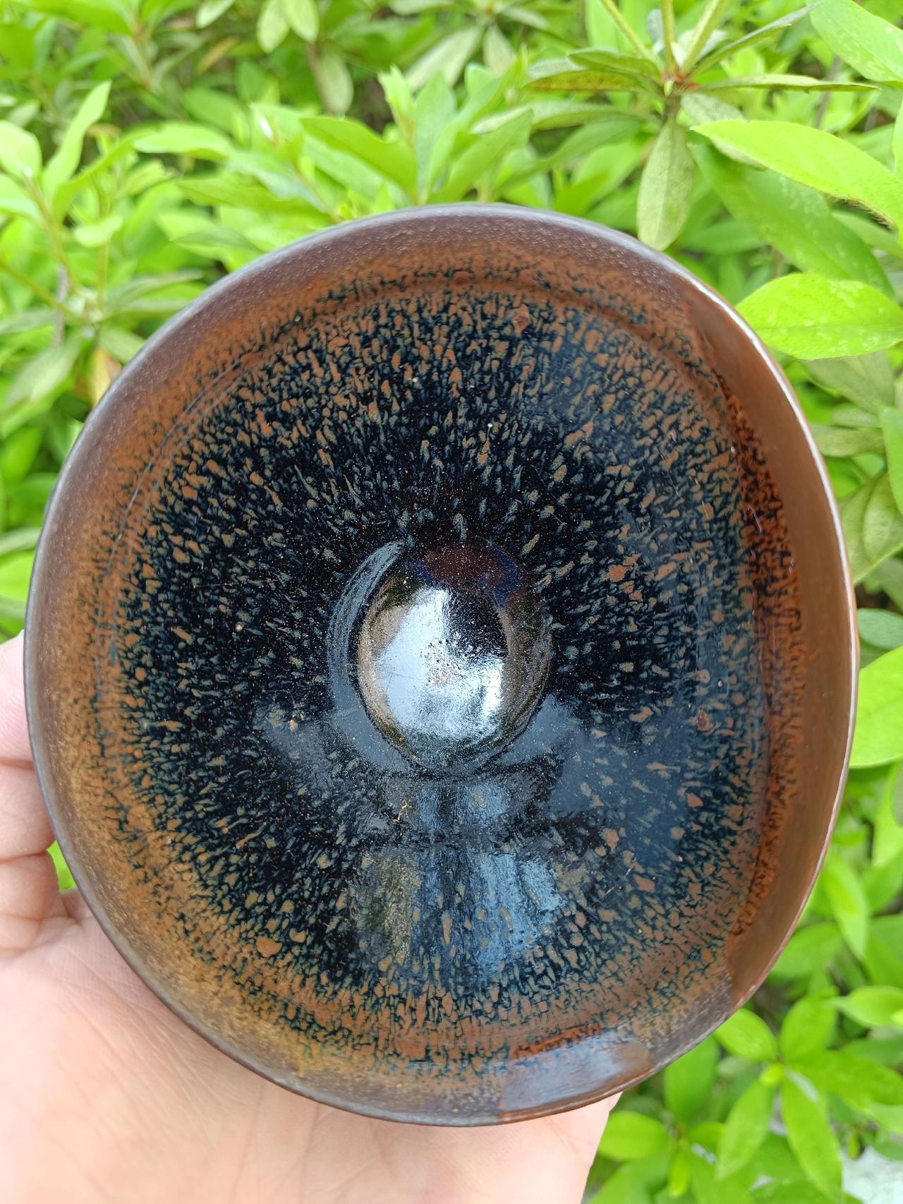 996元
水吉窑宋盏，束口变形，口径9.7-11.3高6厘米.大漆相近色修复，这