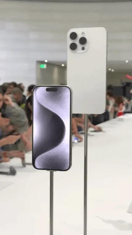 iPhone 15系列实机外观展示：现场人山人海！

现在有什么真正值得推荐的好