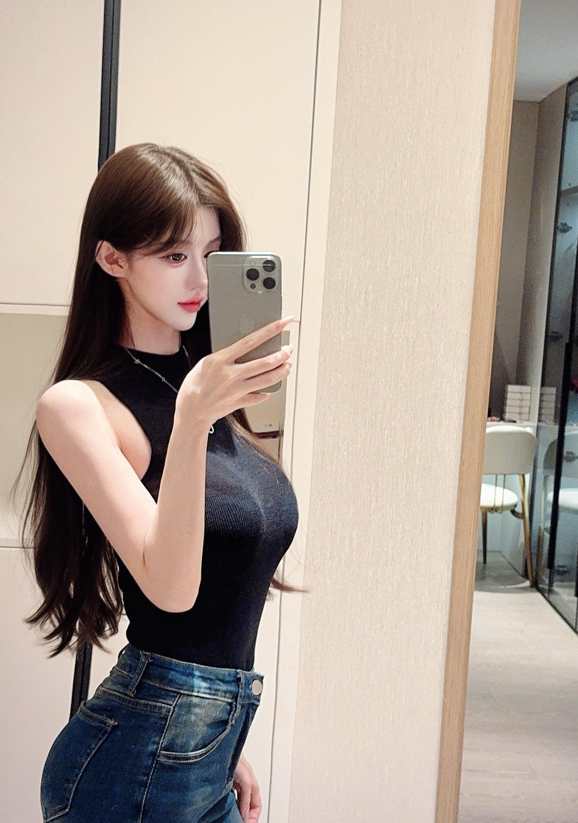 围着我转就行了 哪有那么多自己的事要做