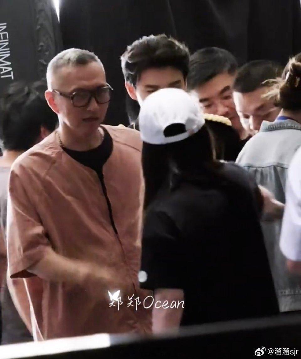家鲁盯紧了杜林 八嘘 千万不要灵机一动 