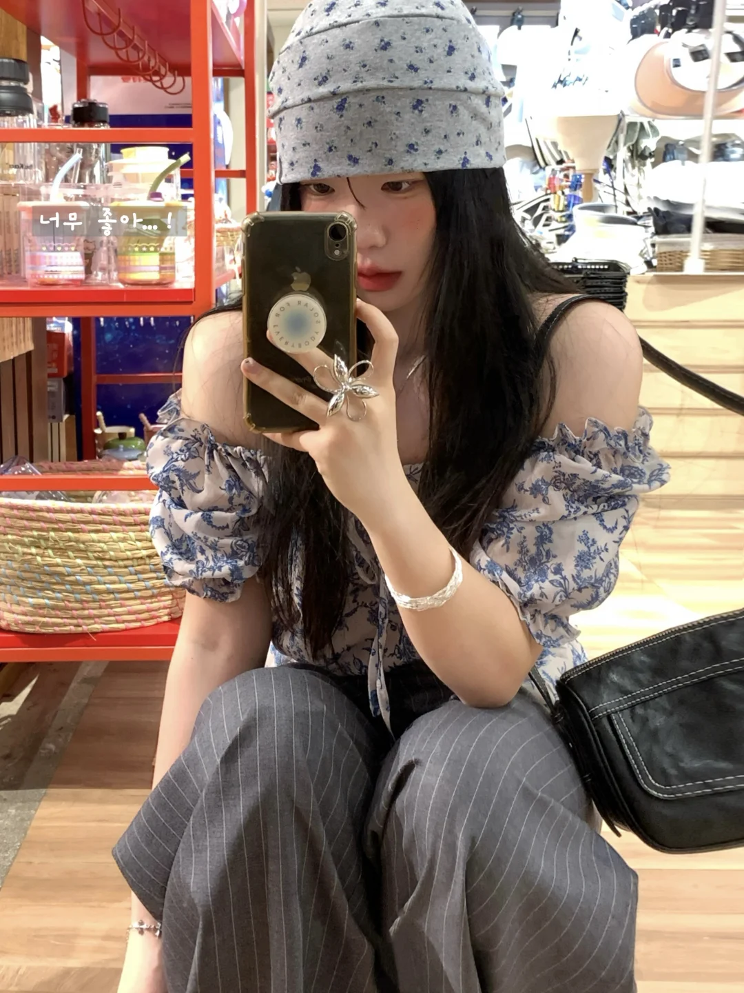 很容易爱上碎花一字肩