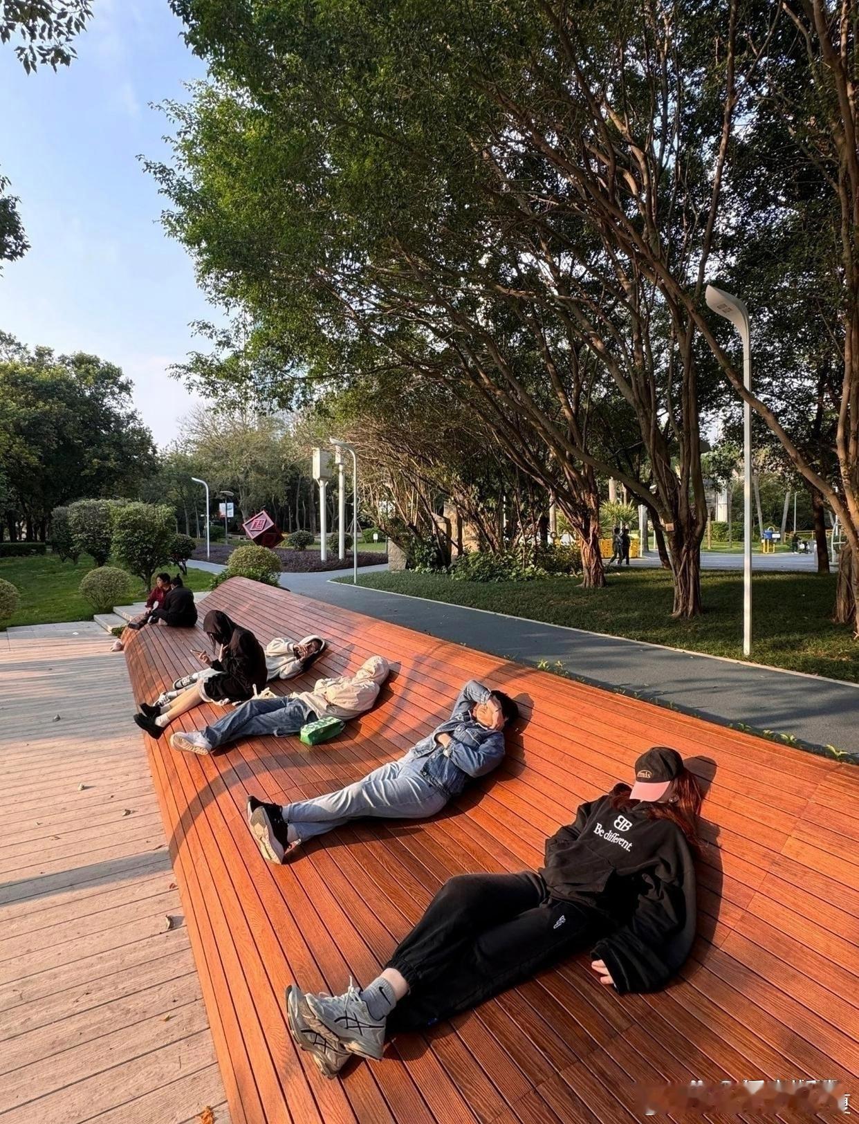 这个设计感觉可以，建议全国推广 ​​​