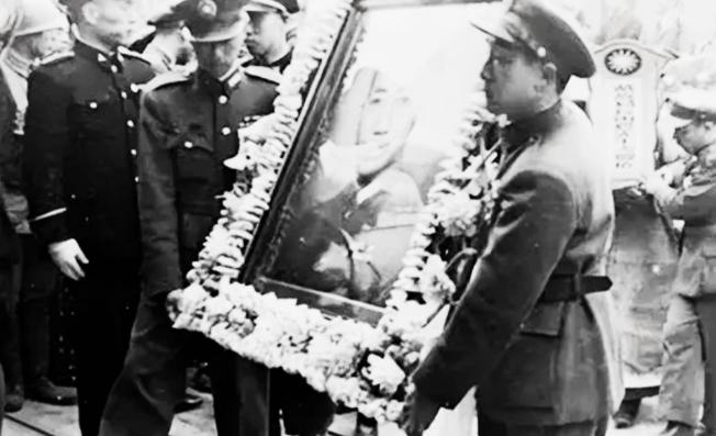 1946年，戴笠死后，老蒋亲自下令财政部会同调查局清查戴笠遗产，结果第一天清查，
