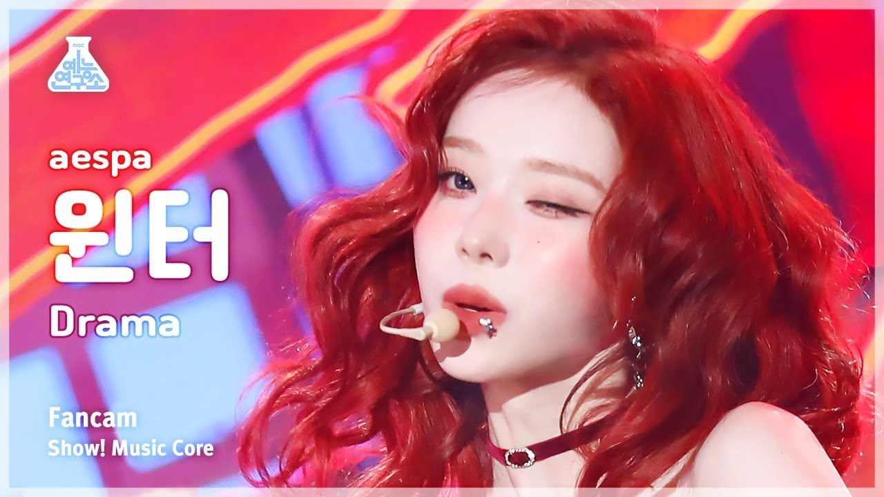 #金玟庭红玫瑰人鱼公主##金玟庭礁石上的美人鱼# 真的太适合红发啦 ​​​