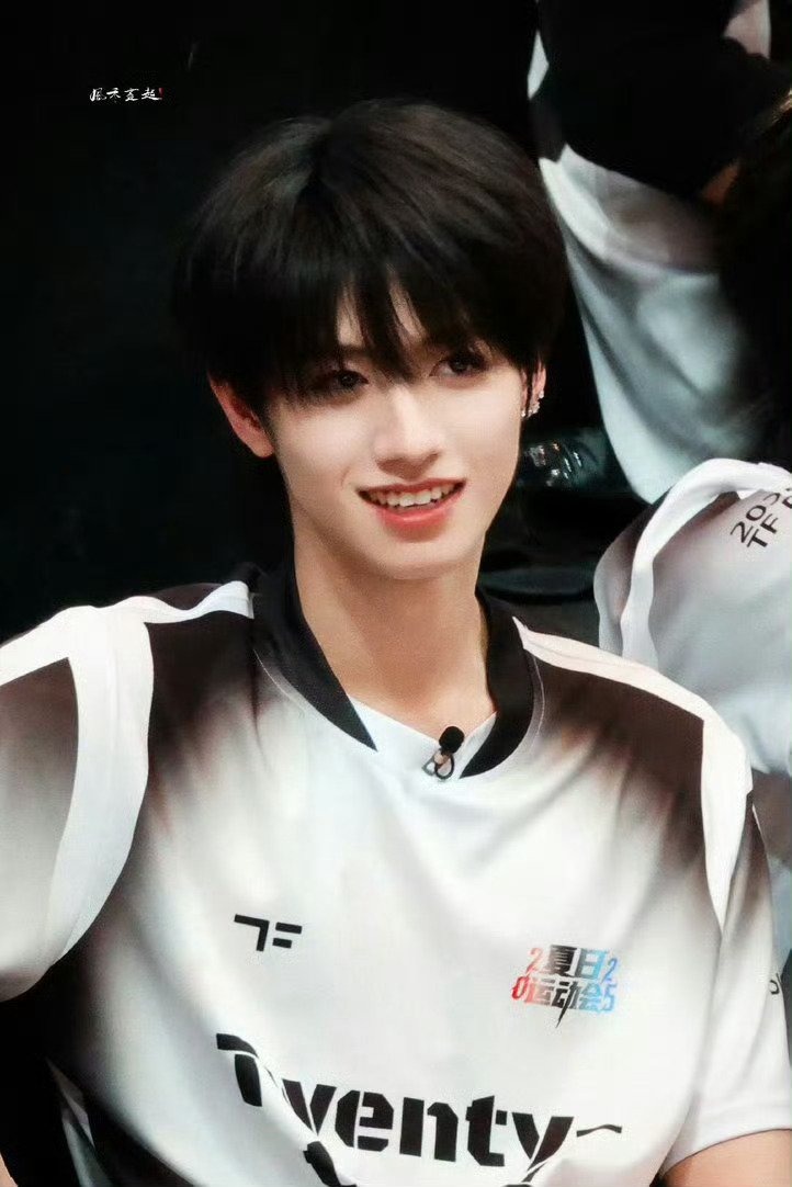 TF家族运动会VCR期待三代C位队长朱志鑫呀 