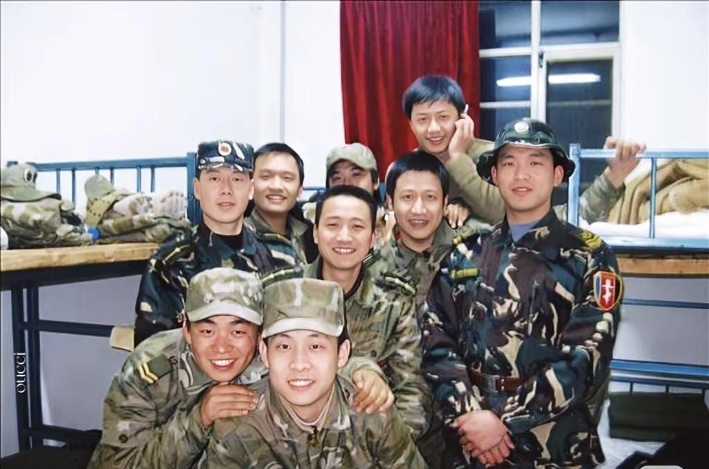 看完士兵突击后的戒断反应……😭士兵突击 光荣在于平淡，艰巨在于漫长，爱钢七连的