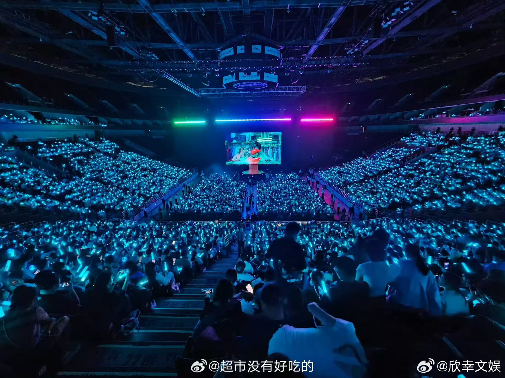 刘雨昕北京演唱会上座率刘雨昕演唱会北京站上座率刘雨昕演唱会北京站上座率，满座吧，