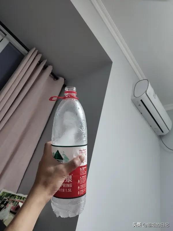 一个有钱人会显摆自己有钱吗?
我咋就不明白这个显摆呢，人家喝一瓶水8000块钱，