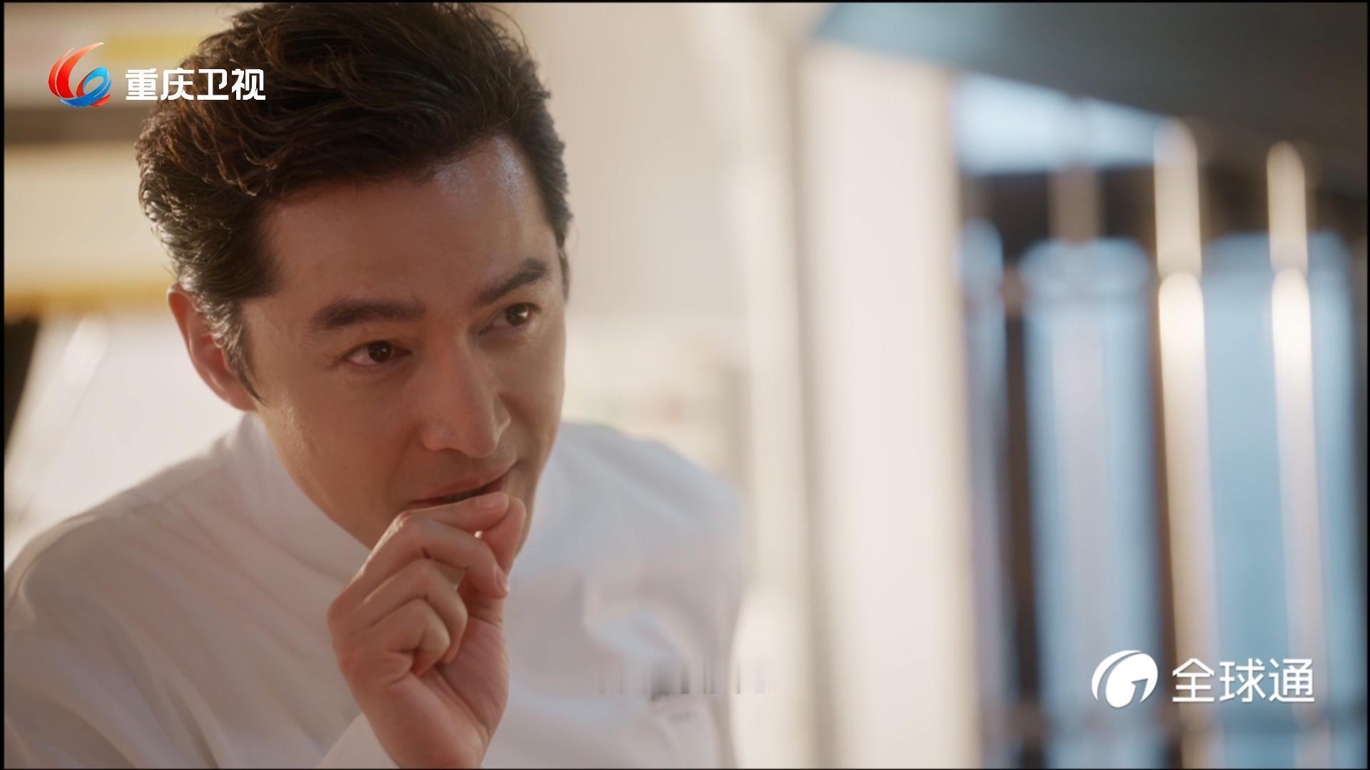 胡歌给田朴珺做红烧肉 谁懂啊！宝总戏外宠朋友也超绝！记着承诺在和平饭店下厨，红烧