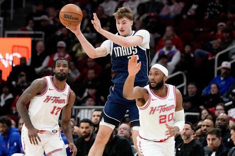 弗拉格缔造两大NBA纪录独行侠107-111不敌火箭，状元弗拉格出战38分钟，2