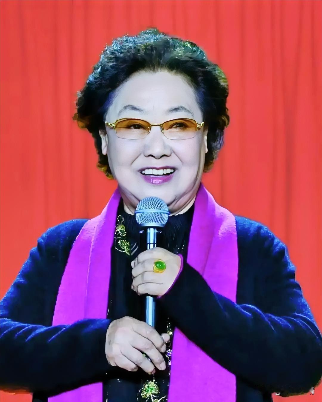人民艺术家郭兰英去世了
她不是死于意外，
也不是突发变故，而是死于我们人类谁也逃