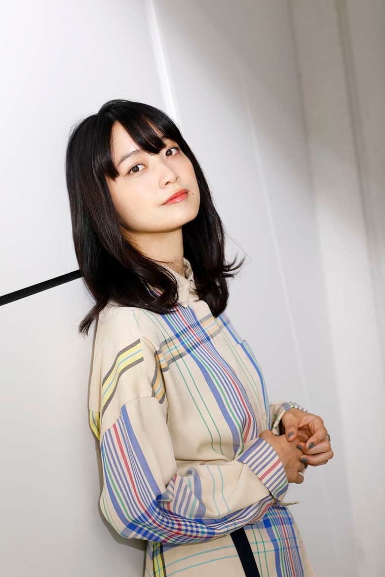 日娱新闻深川麻衣 深川麻衣 日媒《hominis》采访美图。 