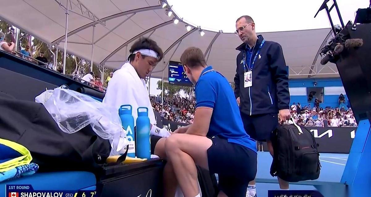 百分之一百的一发得分率。
这是澳网第一轮，沙波瓦洛夫甚至懒得看对面一眼，手臂一抡