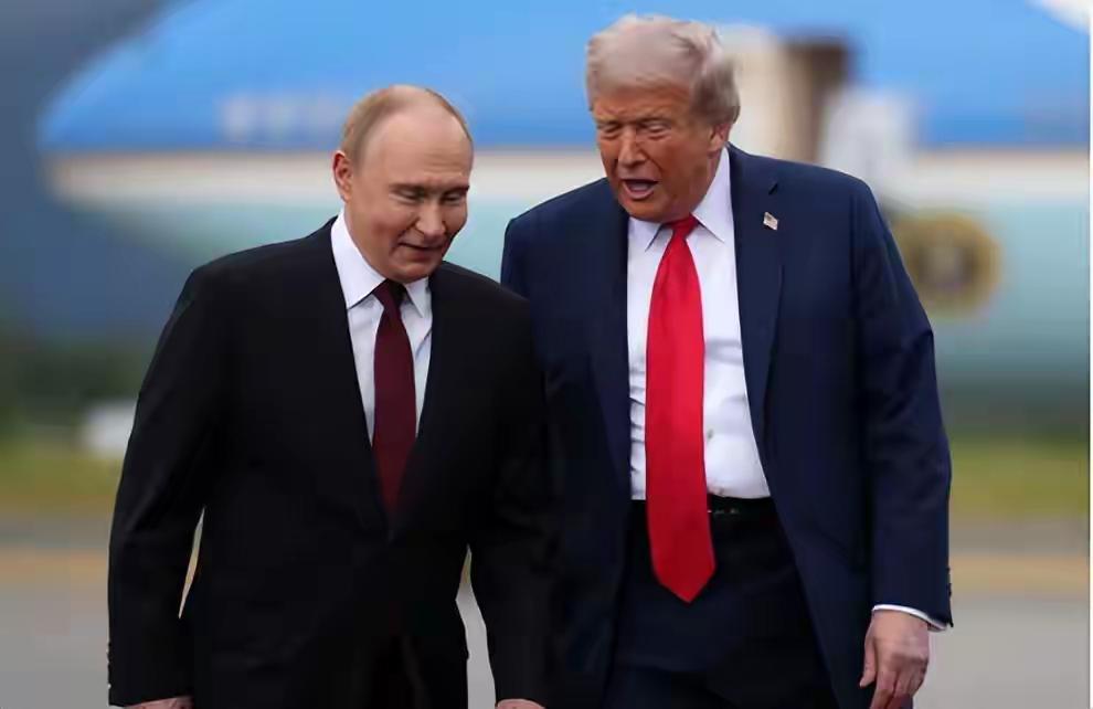 打破固有认知！普京给特朗普的“合作礼包”，藏着全球格局的訢线真！
 
在复杂的国