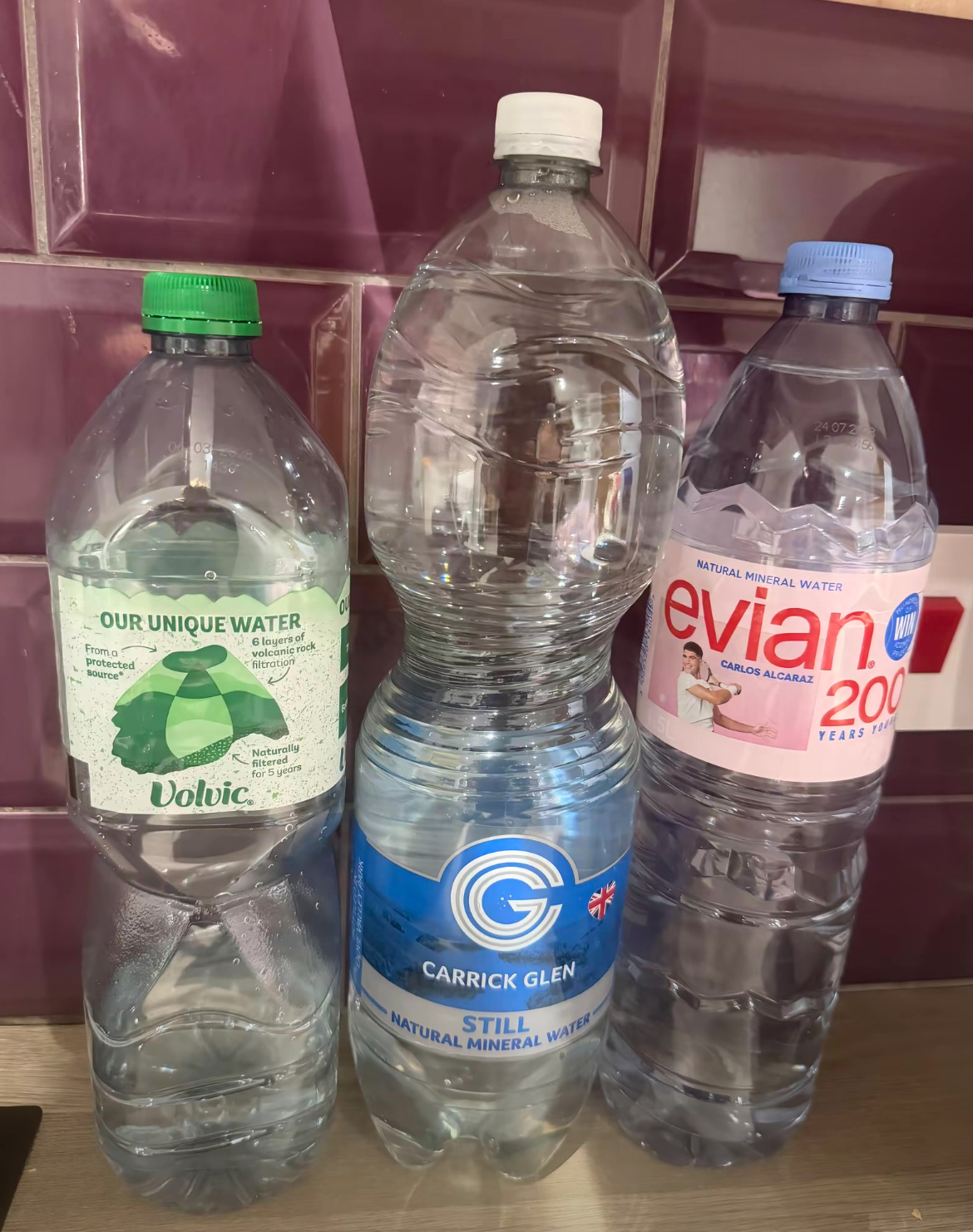 严肃进入喝大水时代喝大水大水除非一天喝完，不能对着口喝，特别是吃过饭时，过一天瓶