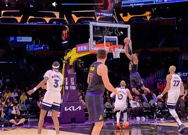 湖人三点定胜负！
今日湖人主场120比106战胜森林狼，取得三连胜的同时也完成了