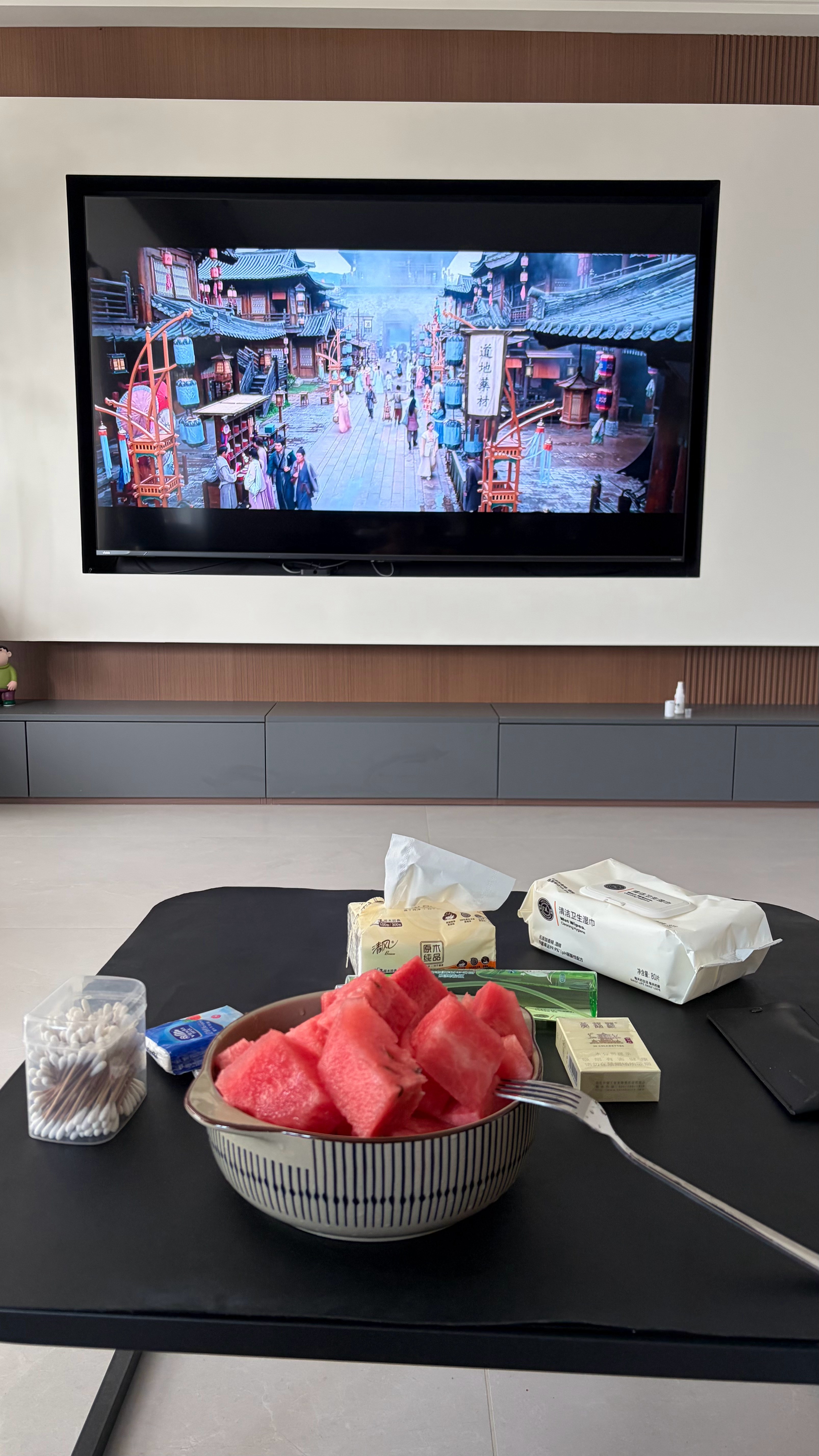 买了个二十多斤的🍉，今天就准备把西瓜当饭吃了，早安全世界