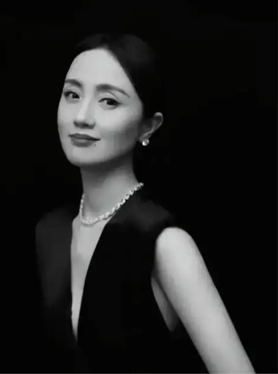 演员辛柏青发讣告:妻子朱媛媛与2025年5月17日上午11点39分，永远的离开了