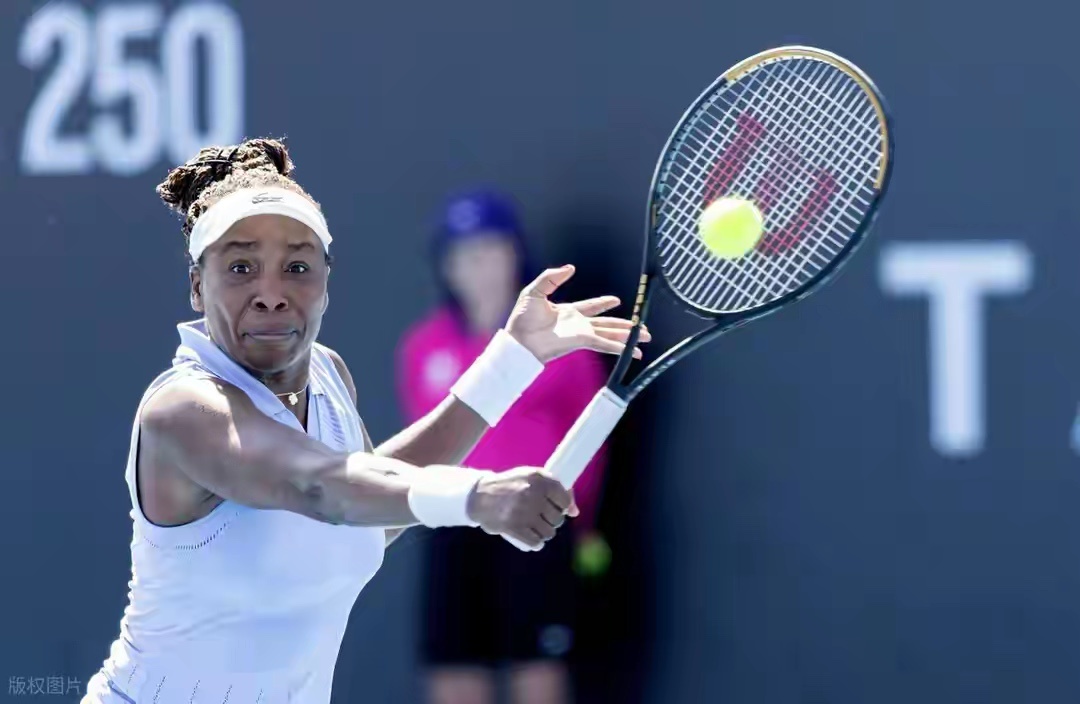 在WTA印第安维尔斯站女单首轮比赛中，中国选手张帅以3-6、2-6的比分不敌乌克