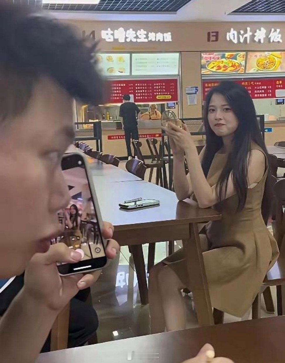 属实有点尴尬啊？
