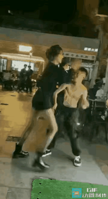 女人的身高占据了绝对的优势