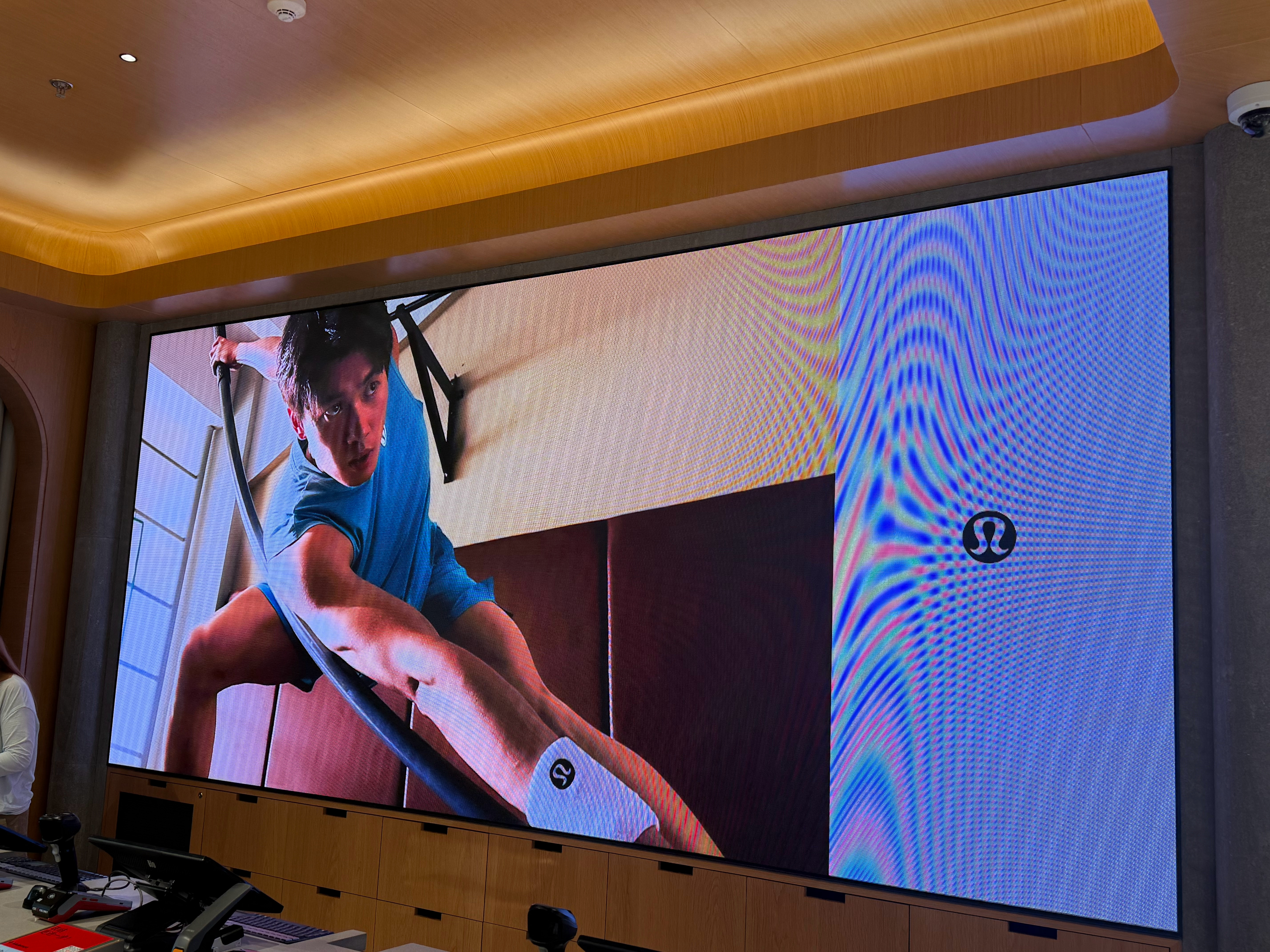 已严肃支持lululemon品牌大使汪顺一周之内逛了三个城市的lululemon