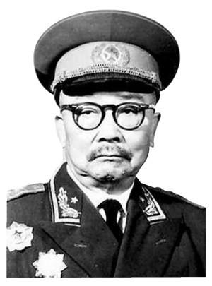 李克农去世前推荐何人接替他的职务？
李克农早年投身革命，1899年生于安徽巢县，