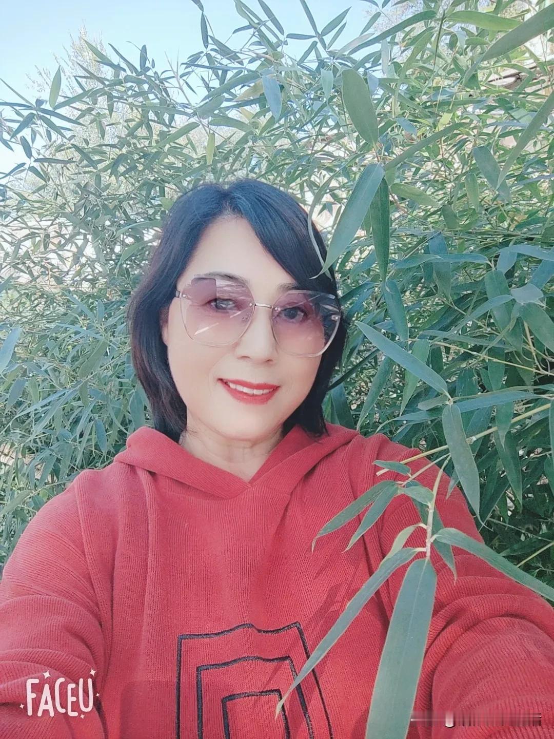 不沉溺幻想，不庸人自扰
好好生活，做一个接近幸福的人[点亮平安灯]
#秋日生活打
