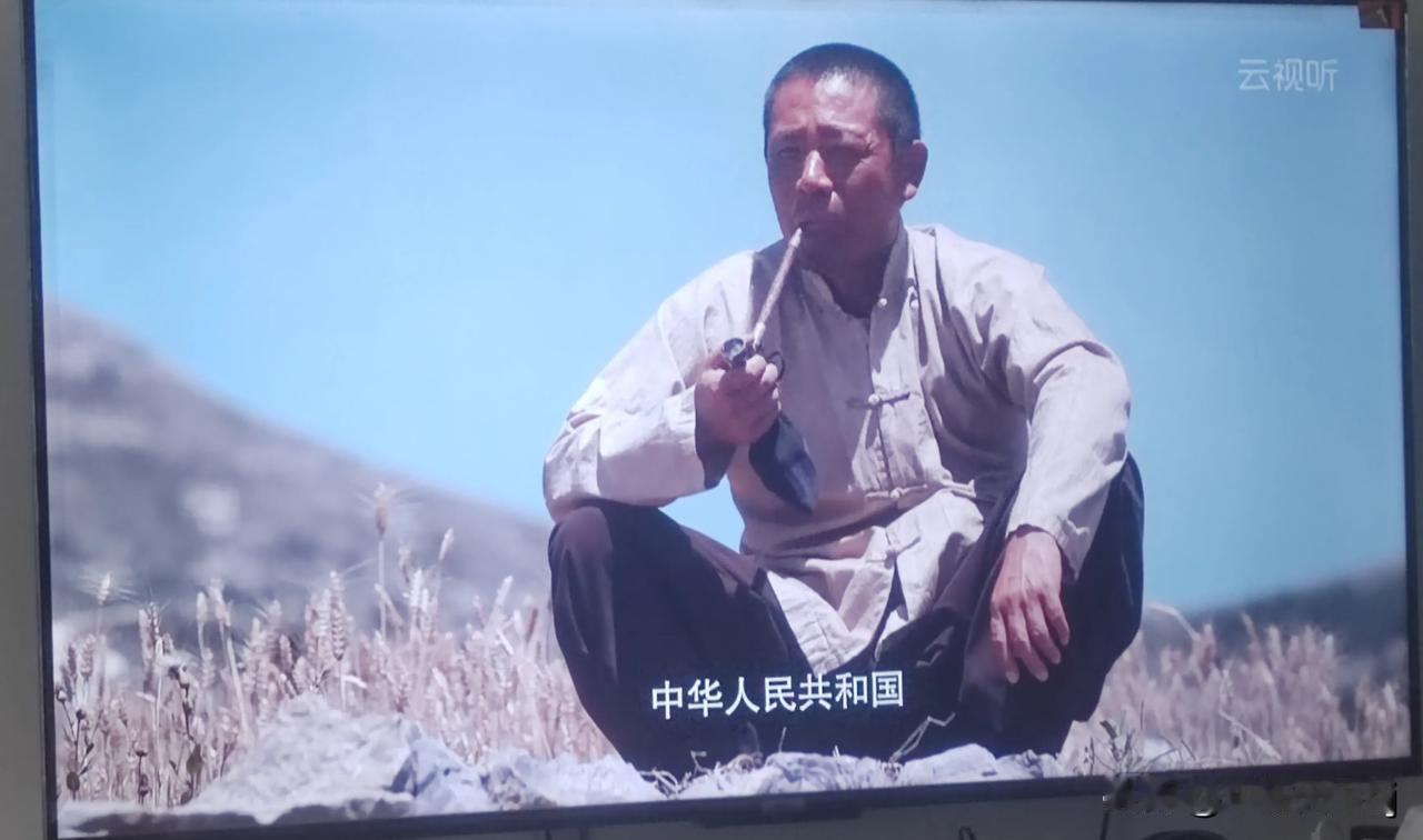 这个老农民这样做合适吗？
在电视剧《老农民》中，老农民牛大胆在麦子成熟的时候，竟