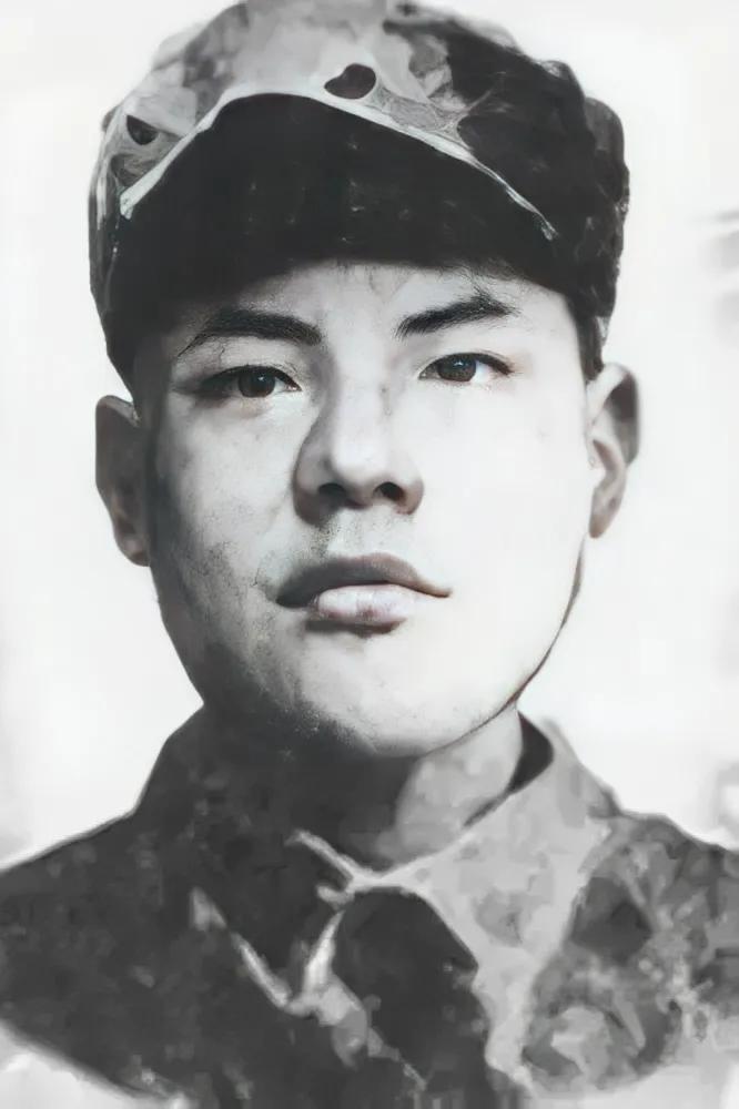 石嘉植搂紧怀中瑟瑟发抖的美女，对日军说：“我招，只要答应我一个要求。”

听到这