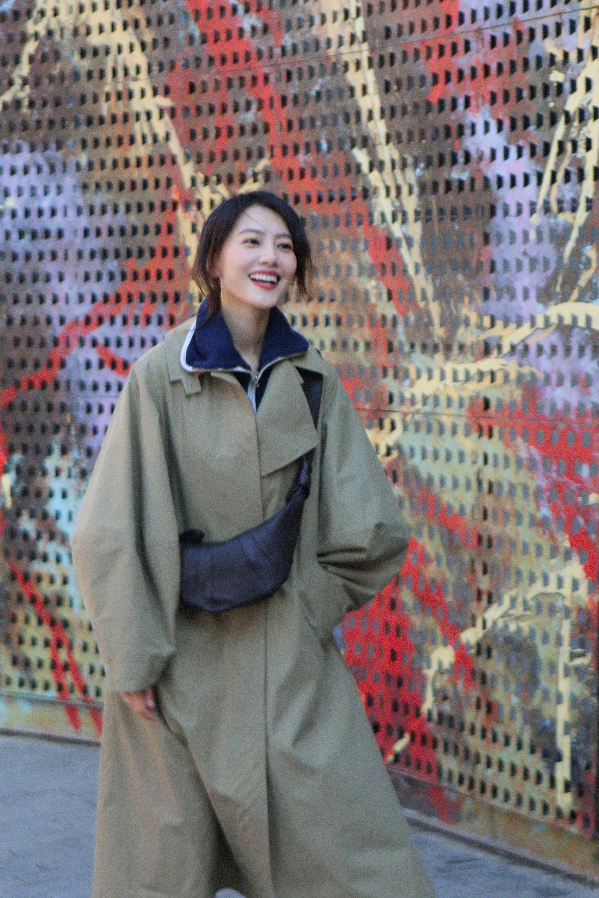 谁懂“职场有人撑腰”有多爽啊！高圆圆 刷到这个话题，瞬间就被戳中了！被人护着的踏