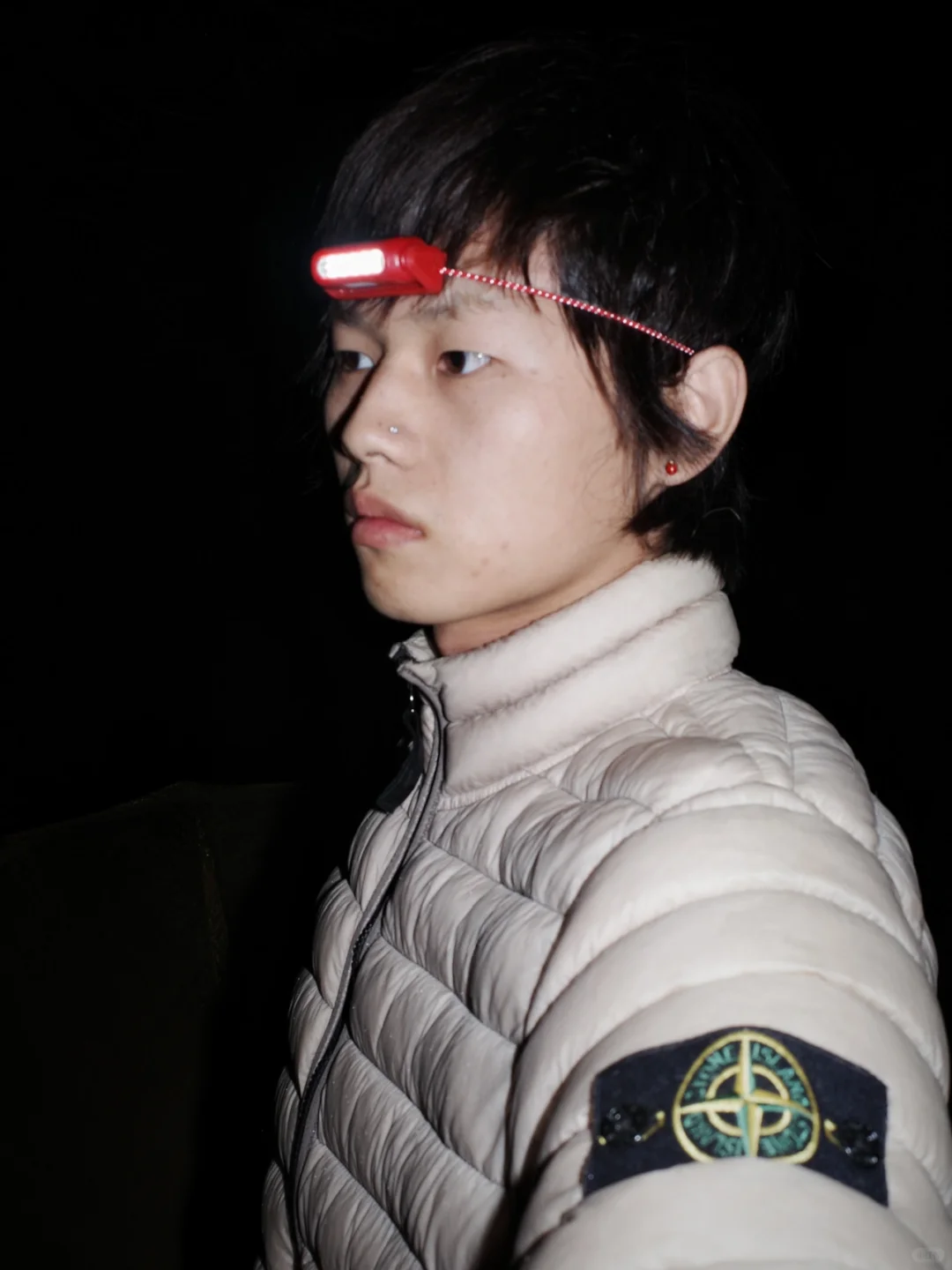 独自在山顶的夜晚