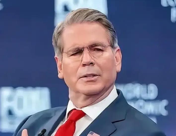 美国财长说，我们不会攻击伊朗的能源基础设施；美国防长却说，今天针对伊朗的打击规模