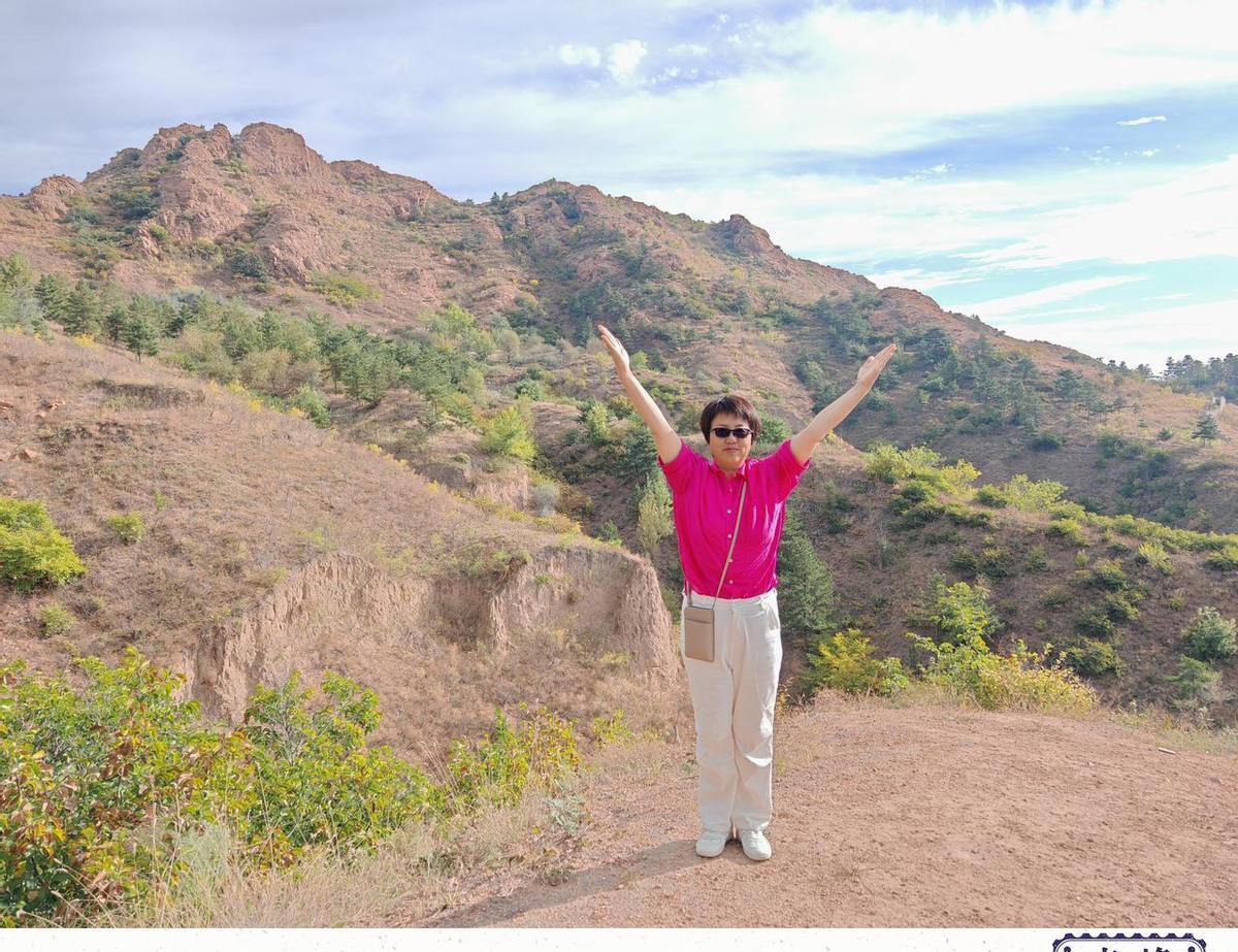 四十岁后剪短发，不是跟风，是自个儿活明白了。
头发长，折腾人。
早上多花二十分钟