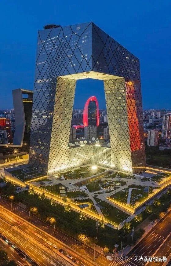 人到中年，身上要守住这四种底气！
 
一、藏在内心的从容
不慌张，不攀比，遇事沉
