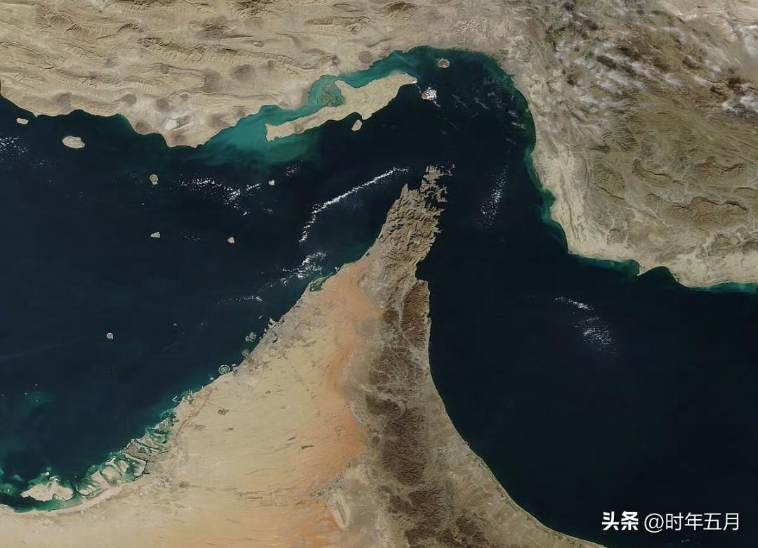 伊朗已经在霍尔木兹海峡建立了一个事实上的主权政权；我们收取200万美元过境费来支