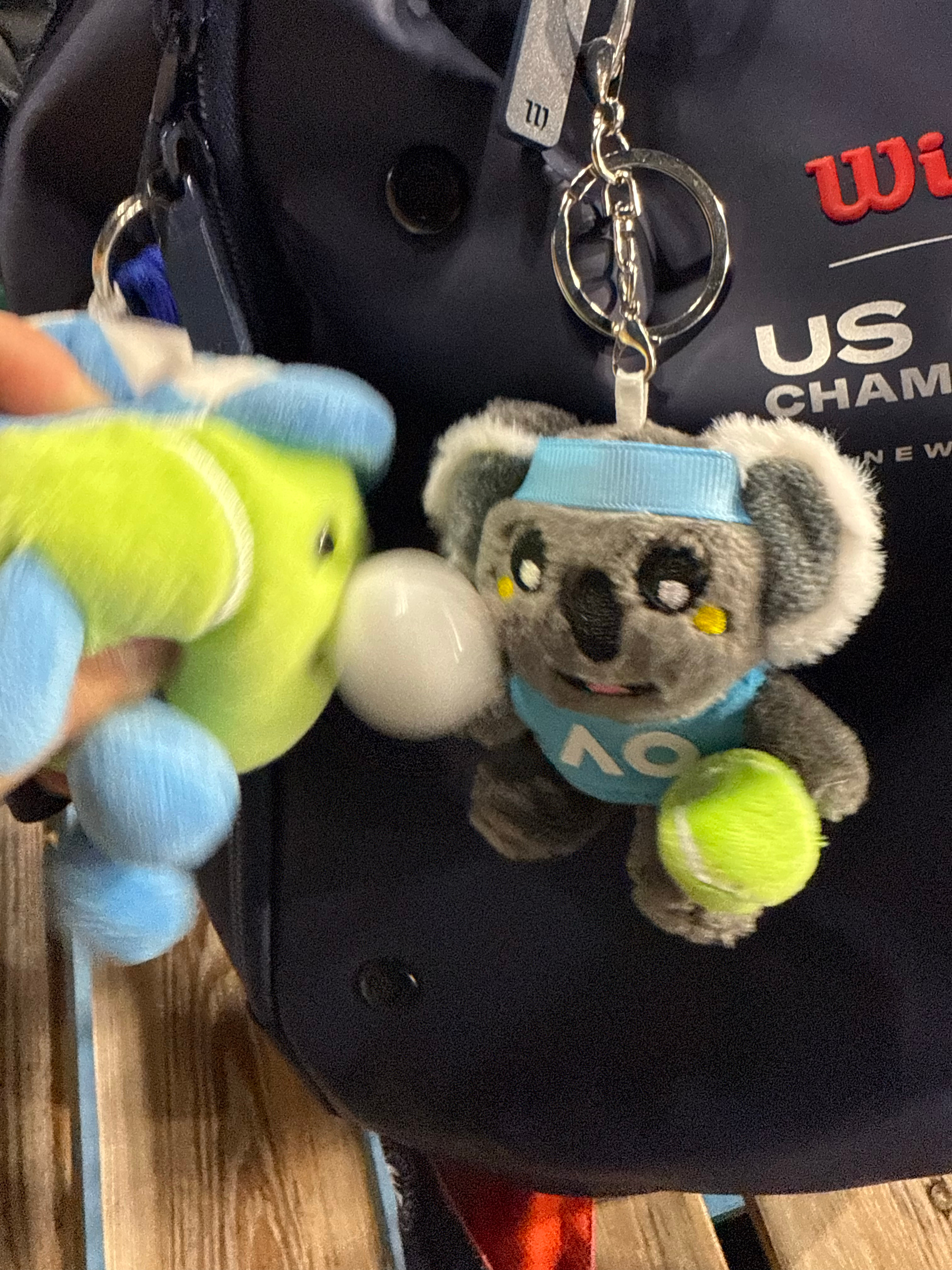 剧如本的一晚，和搭档，第一盘5-2领先，直到第七个盘点才7-6(6)拿下，第二盘