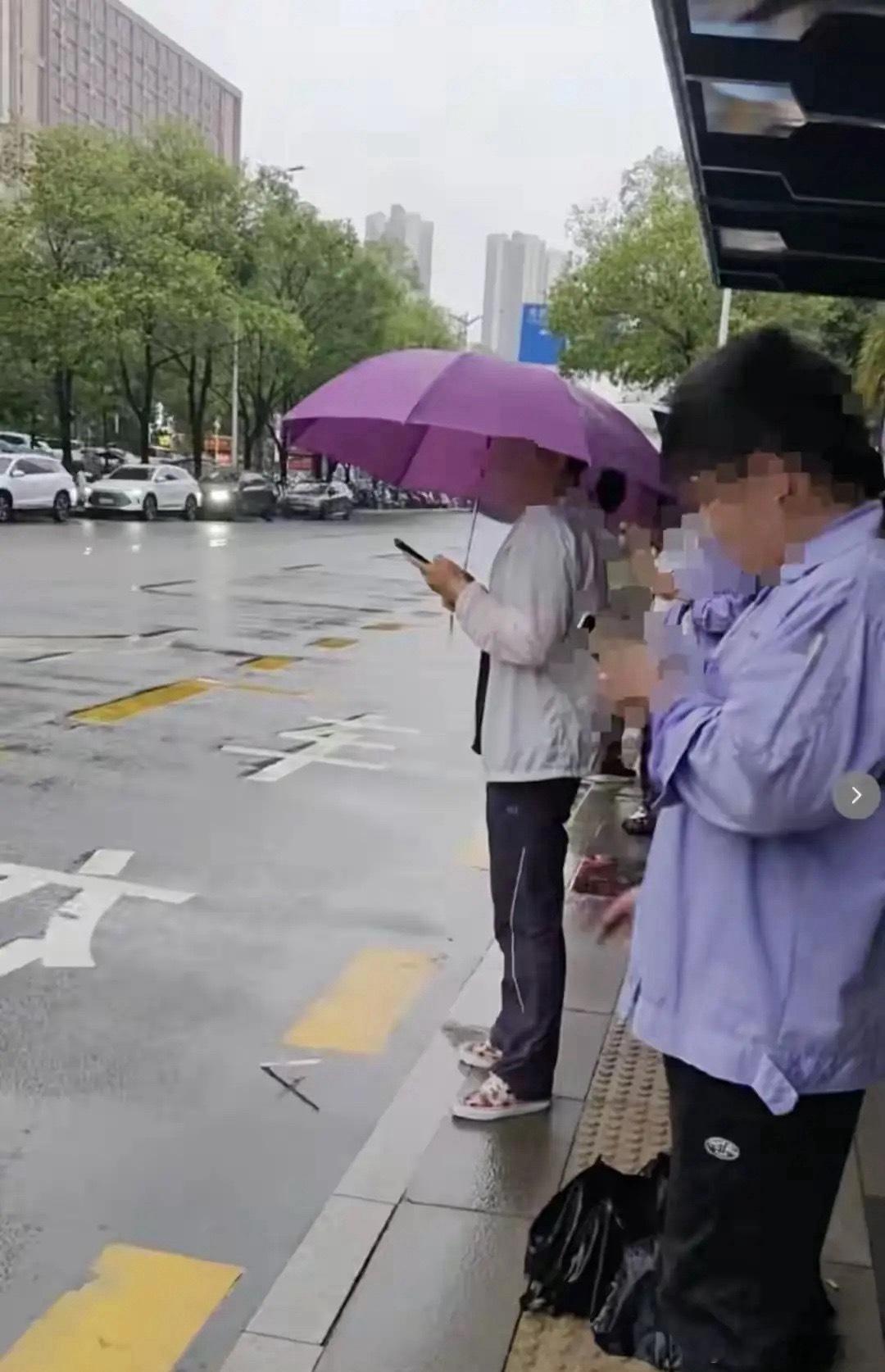 官方通报女子劝阻男子吸烟引争执吸烟有害健康”，这句话我们听了一辈子。但真正决定我