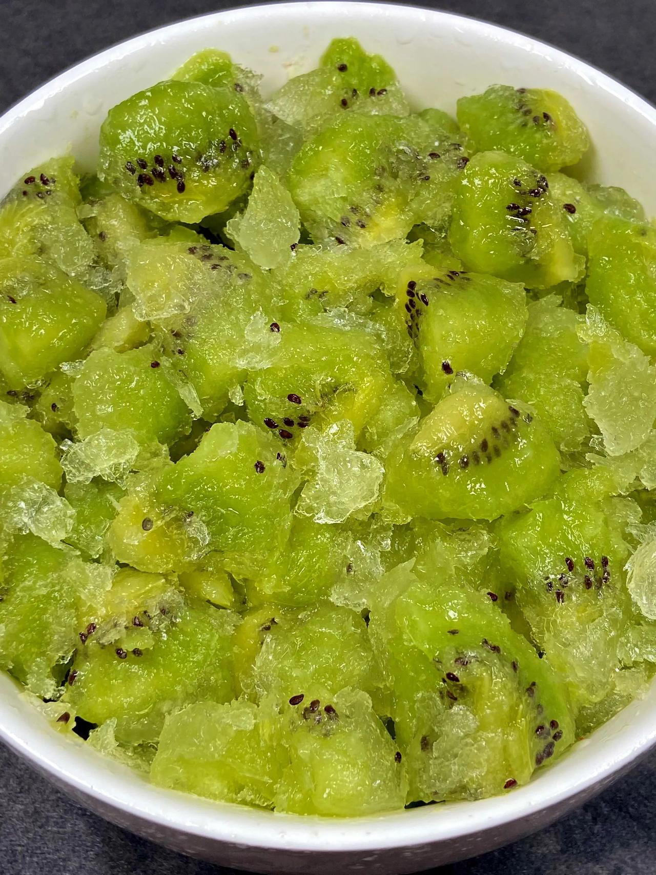 猕猴桃雪碧冰!都去做，是真的好好吃！
       网友推荐的这个吃法真的绝绝子