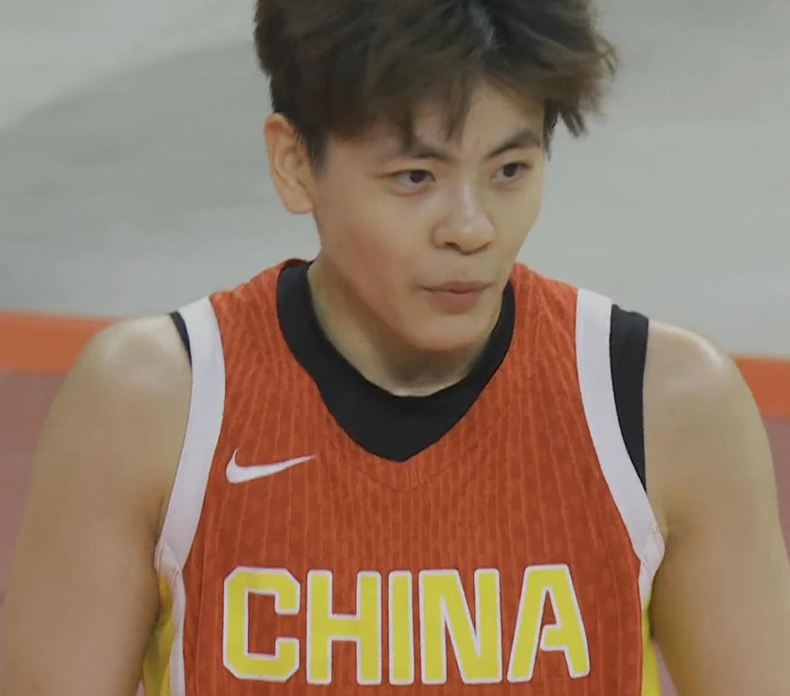 亚运女篮1/4决赛半场打完，中国女篮49:28领先蒙古，杨舒予独砍18分
亚运会