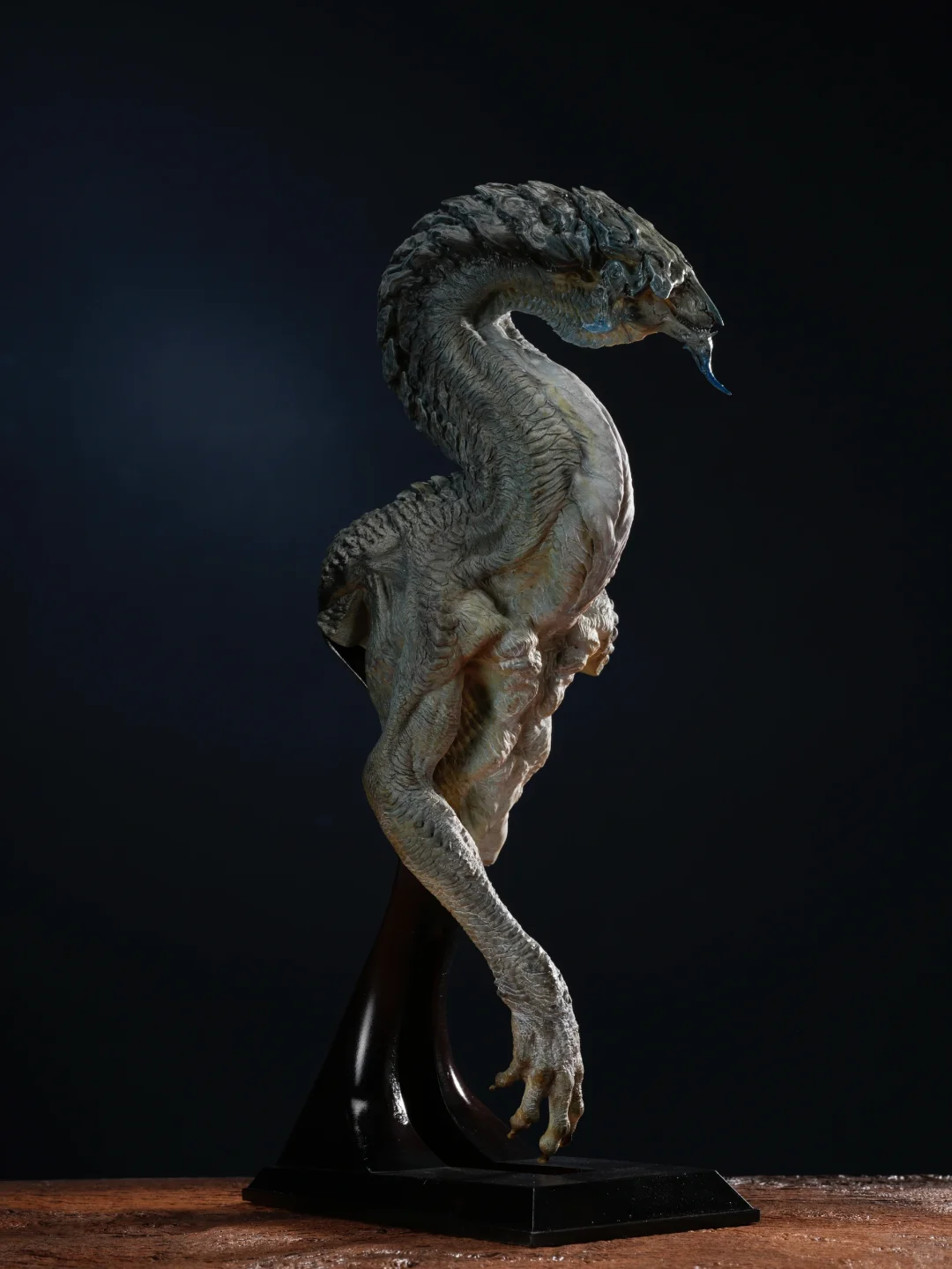 タンノハジメ原型设计作品《古老者》黑金涂装完成品