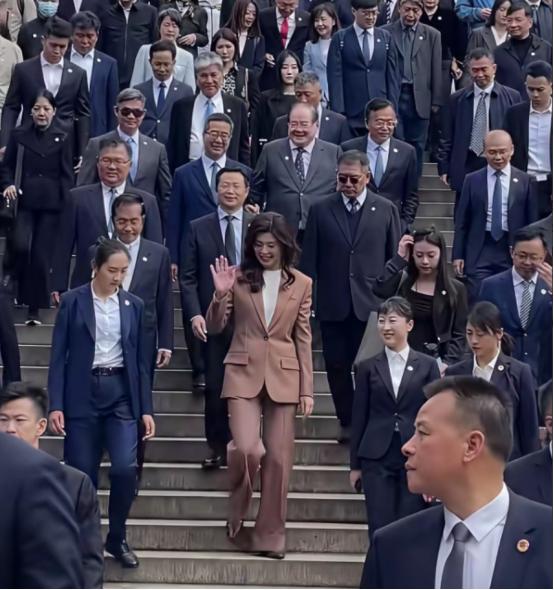 就是天意，老天给力。
得知中国台湾国民党主席郑丽文，4月8号访问南京，南京阴有中