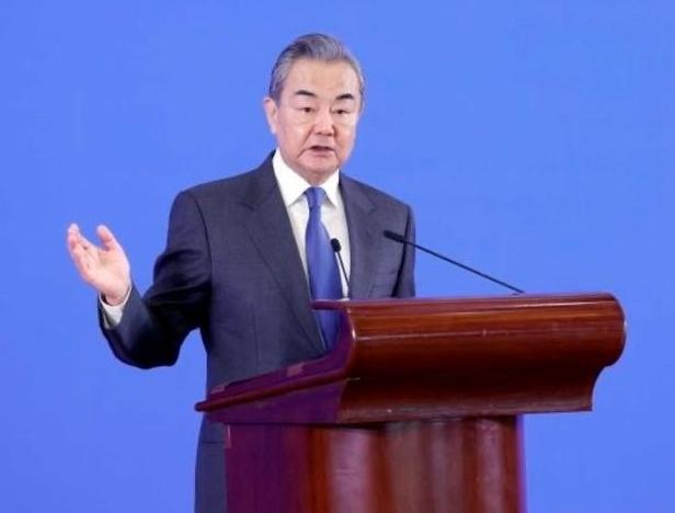 中国与荷兰新政府或将迎来关系上的突破！王毅外长已然与贝伦德森这位荷兰外交大臣进行