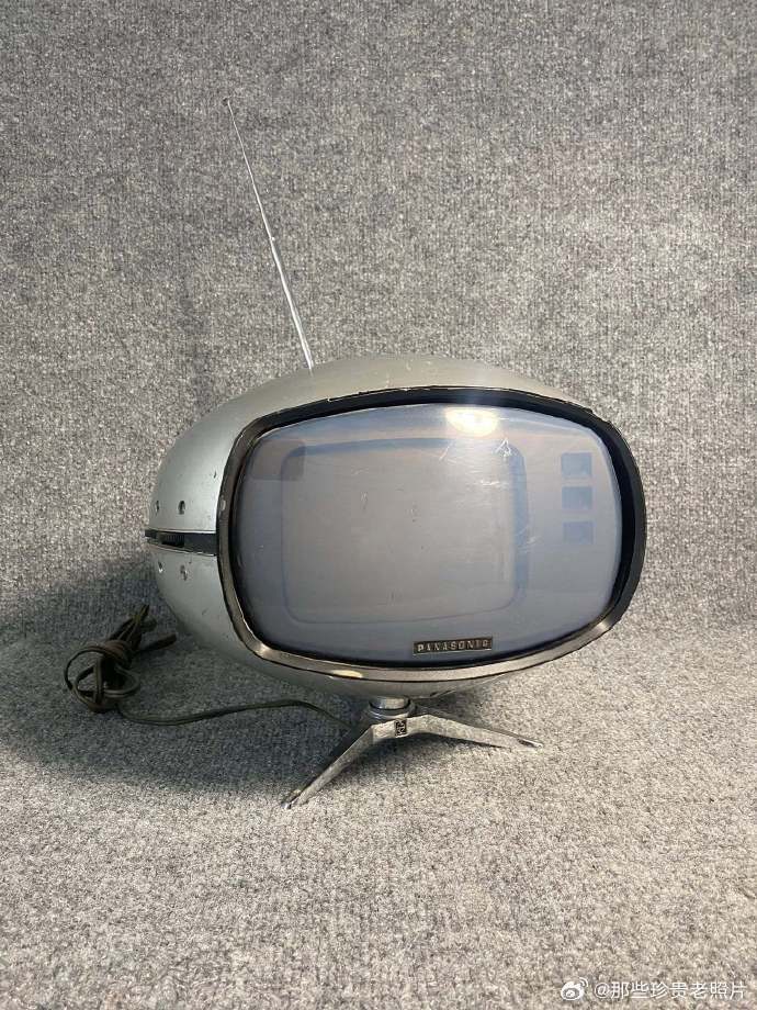 60年代松下生产的飞碟电视 