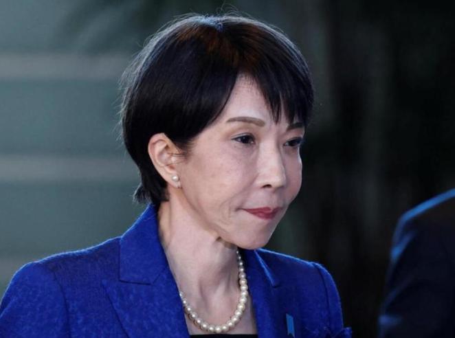 结束访美的高市不笑了，回国前突然喊话中方：愿意和中国展开对话

麻烦看官老爷们右